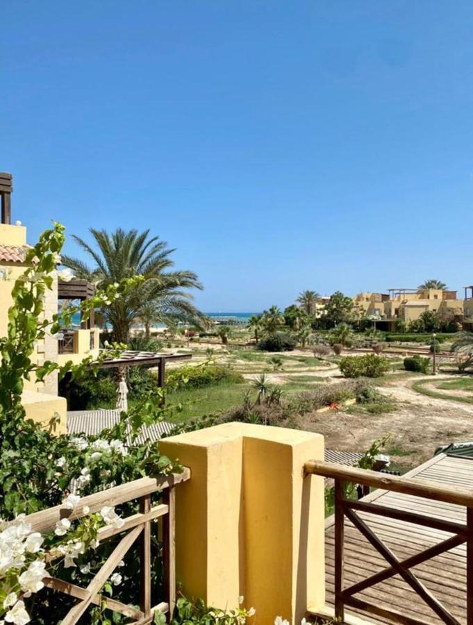A Sea View Spacious Cheering 5 Bedroom Villa Ain Sokhna "Ain Bay" فيلا كاملة للإيجار قرية العين باي Ain Suchna Exterior foto