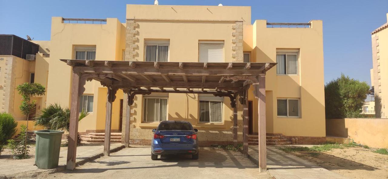 A Sea View Spacious Cheering 5 Bedroom Villa Ain Sokhna "Ain Bay" فيلا كاملة للإيجار قرية العين باي Ain Suchna Exterior foto
