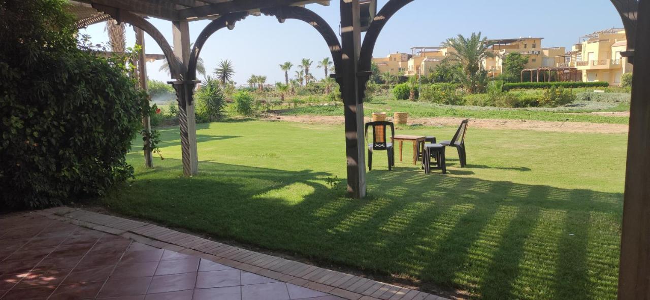 A Sea View Spacious Cheering 5 Bedroom Villa Ain Sokhna "Ain Bay" فيلا كاملة للإيجار قرية العين باي Ain Suchna Exterior foto