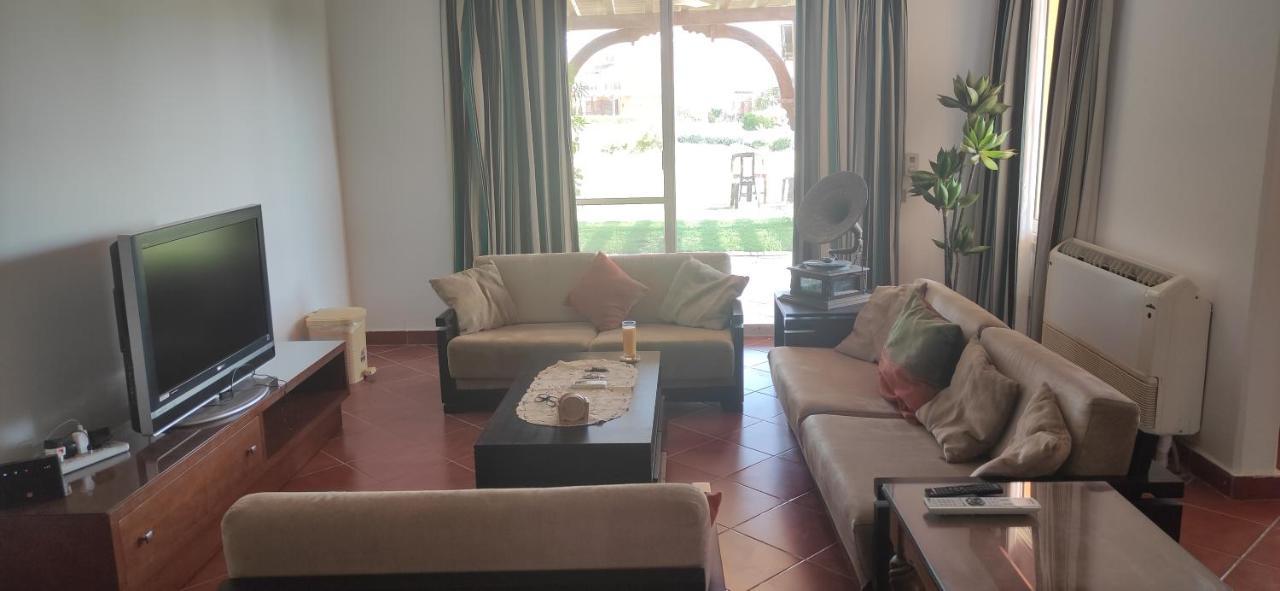 A Sea View Spacious Cheering 5 Bedroom Villa Ain Sokhna "Ain Bay" فيلا كاملة للإيجار قرية العين باي Ain Suchna Exterior foto