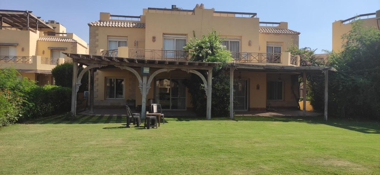 A Sea View Spacious Cheering 5 Bedroom Villa Ain Sokhna "Ain Bay" فيلا كاملة للإيجار قرية العين باي Ain Suchna Exterior foto