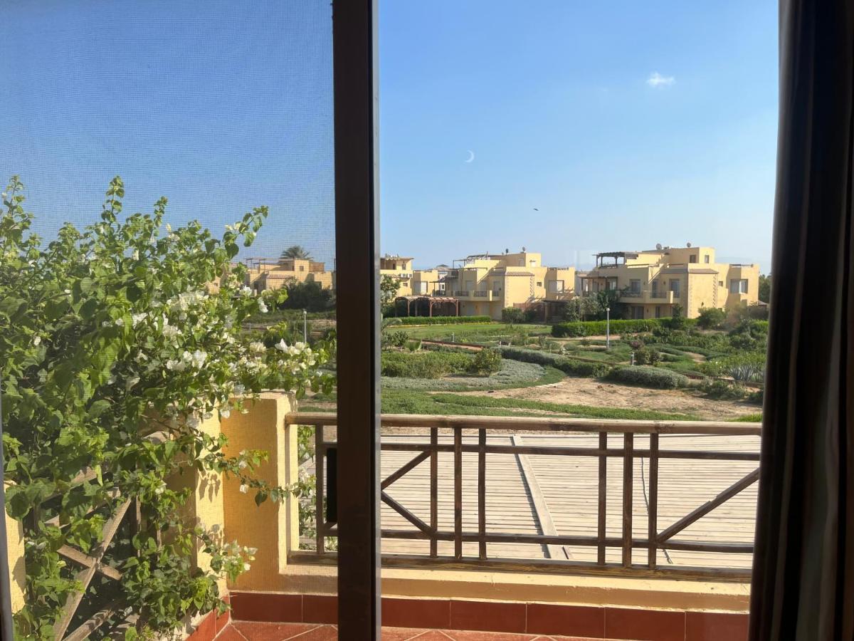 A Sea View Spacious Cheering 5 Bedroom Villa Ain Sokhna "Ain Bay" فيلا كاملة للإيجار قرية العين باي Ain Suchna Exterior foto