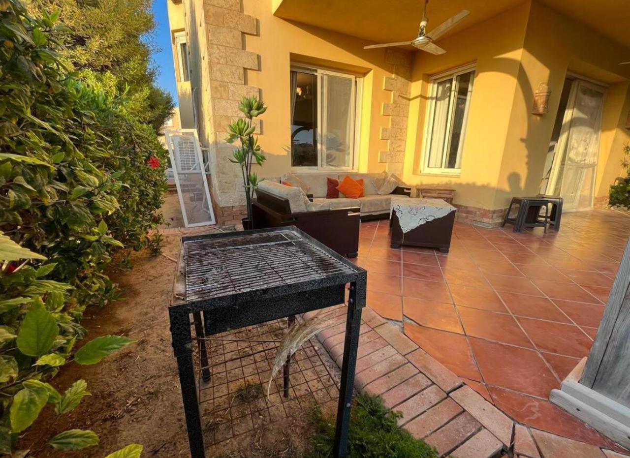 A Sea View Spacious Cheering 5 Bedroom Villa Ain Sokhna "Ain Bay" فيلا كاملة للإيجار قرية العين باي Ain Suchna Exterior foto