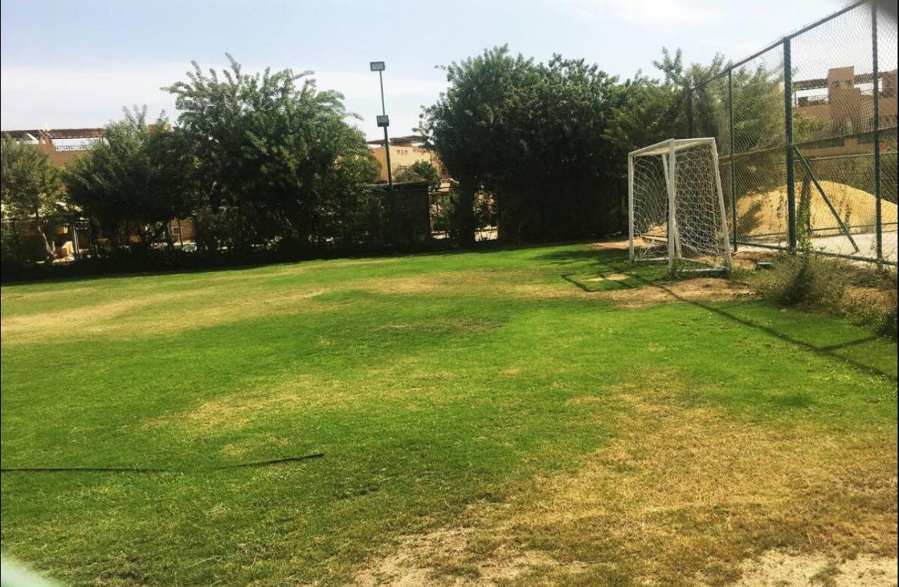 A Sea View Spacious Cheering 5 Bedroom Villa Ain Sokhna "Ain Bay" فيلا كاملة للإيجار قرية العين باي Ain Suchna Exterior foto