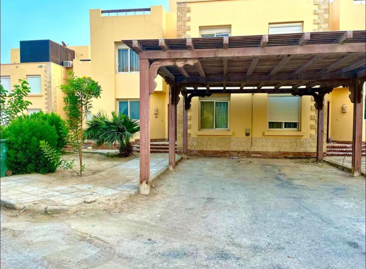 A Sea View Spacious Cheering 5 Bedroom Villa Ain Sokhna "Ain Bay" فيلا كاملة للإيجار قرية العين باي Ain Suchna Exterior foto