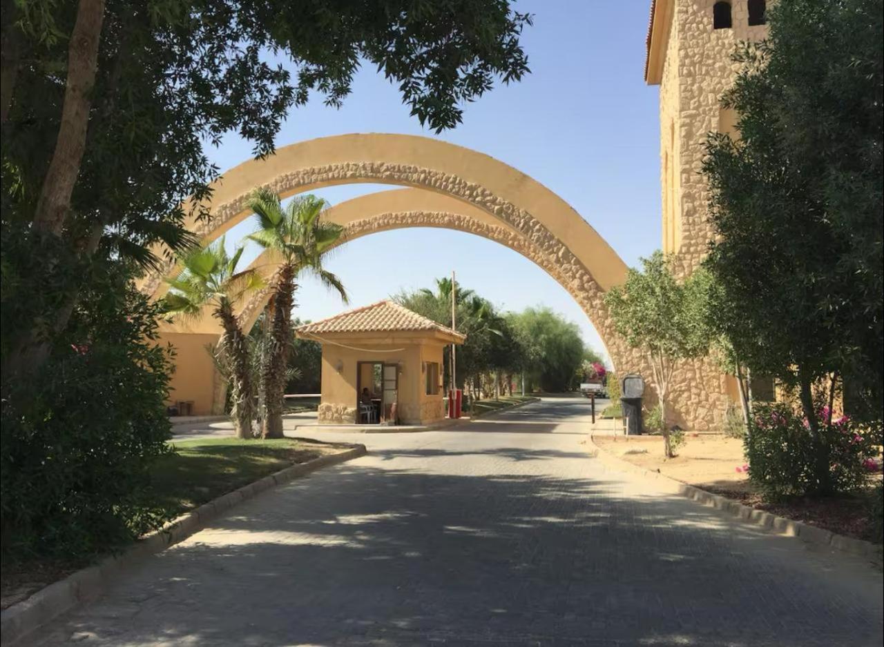 A Sea View Spacious Cheering 5 Bedroom Villa Ain Sokhna "Ain Bay" فيلا كاملة للإيجار قرية العين باي Ain Suchna Exterior foto