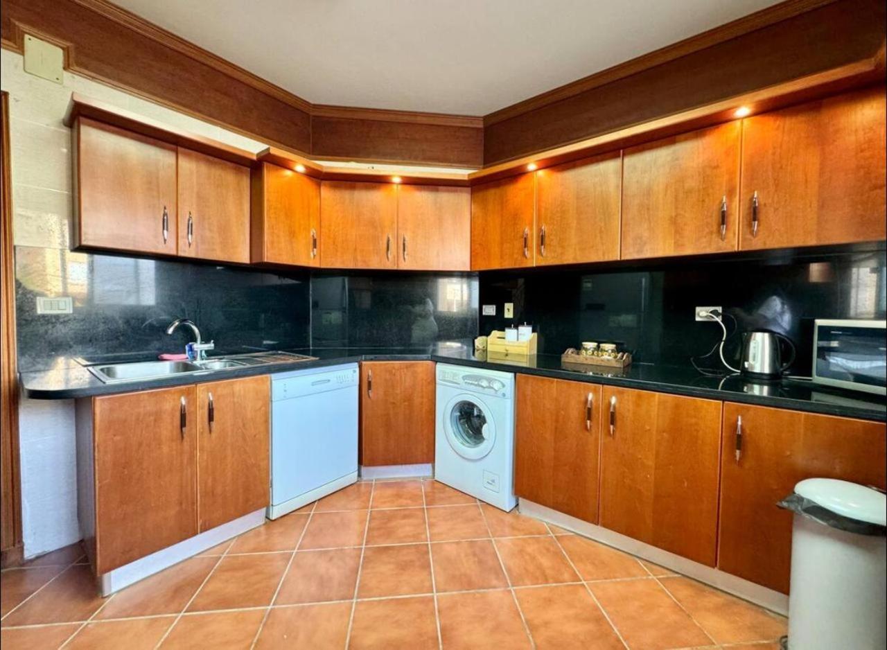 A Sea View Spacious Cheering 5 Bedroom Villa Ain Sokhna "Ain Bay" فيلا كاملة للإيجار قرية العين باي Ain Suchna Exterior foto