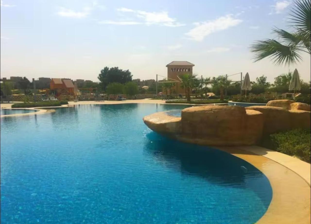 A Sea View Spacious Cheering 5 Bedroom Villa Ain Sokhna "Ain Bay" فيلا كاملة للإيجار قرية العين باي Ain Suchna Exterior foto