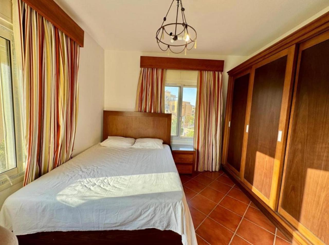 A Sea View Spacious Cheering 5 Bedroom Villa Ain Sokhna "Ain Bay" فيلا كاملة للإيجار قرية العين باي Ain Suchna Exterior foto