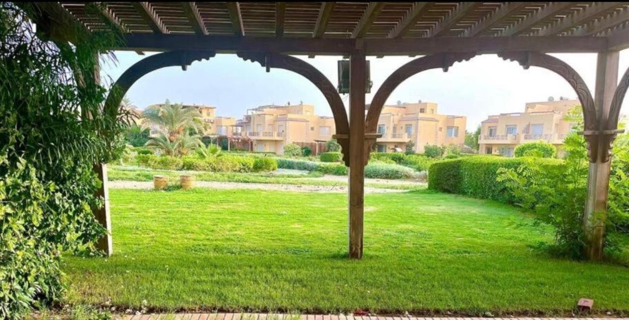A Sea View Spacious Cheering 5 Bedroom Villa Ain Sokhna "Ain Bay" فيلا كاملة للإيجار قرية العين باي Ain Suchna Exterior foto
